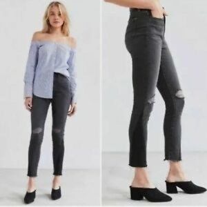 Urban Outfitters BDG Twig High Rise Crop Jean 27